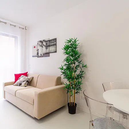 Familybo Mascarella * Bologna